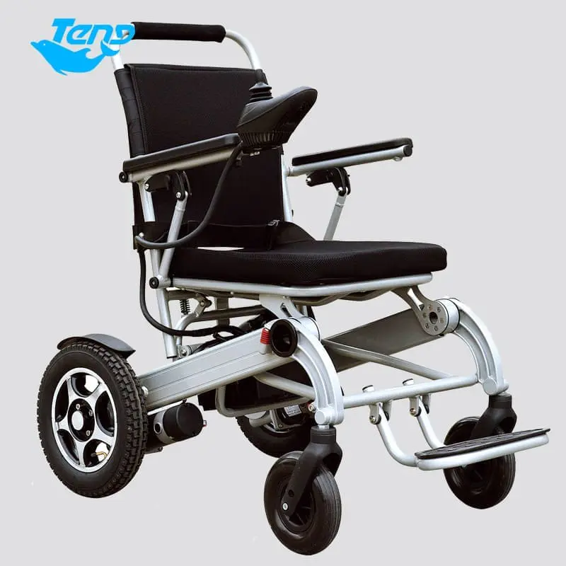 Hafif elektrikli tekerlekli sandalye